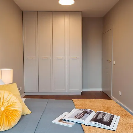 Tyzenhauz Arianska Street דירה *