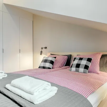 Tyzenhauz Arianska Street